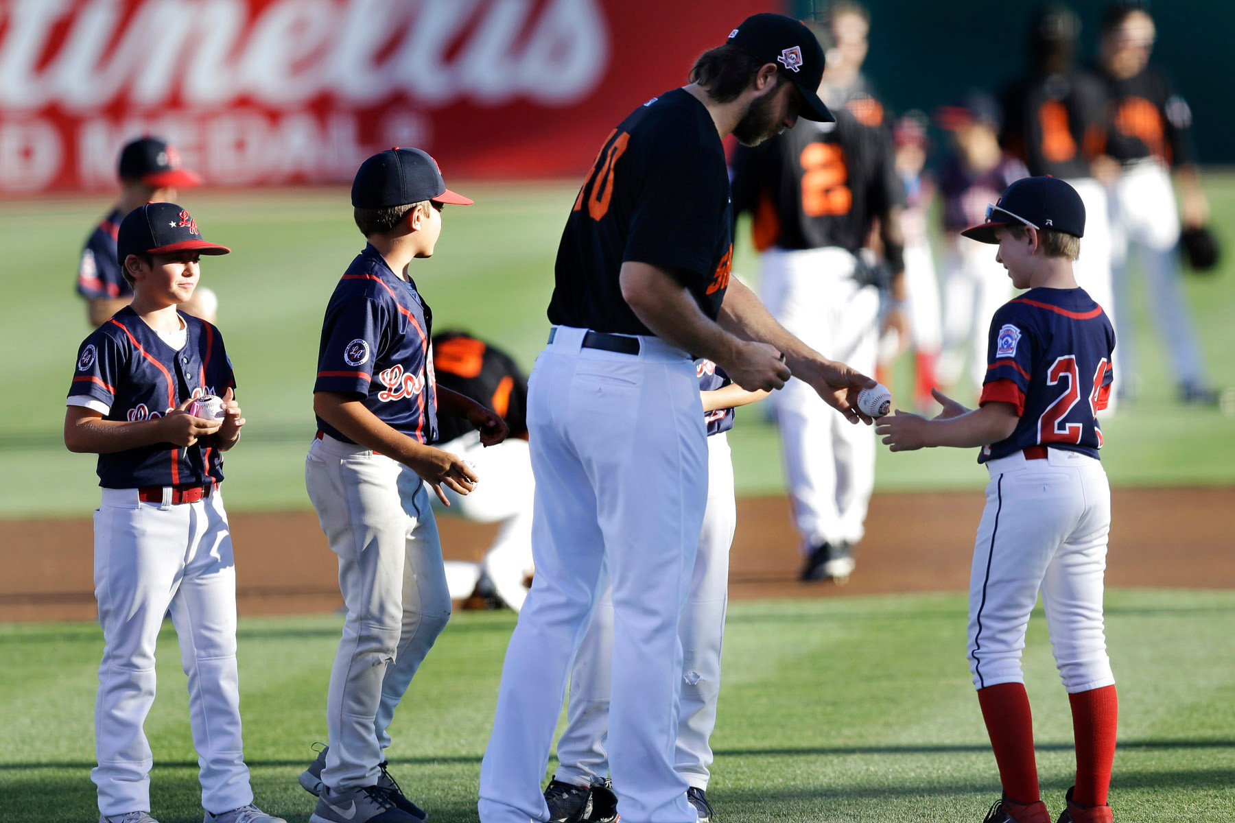 Motivate Children to Play Baseball