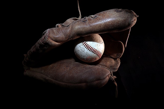 How long does a baseball glove last?